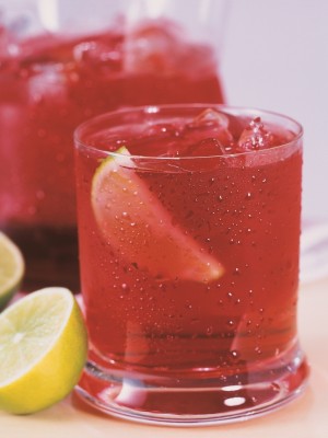 Cranberry caipirinha