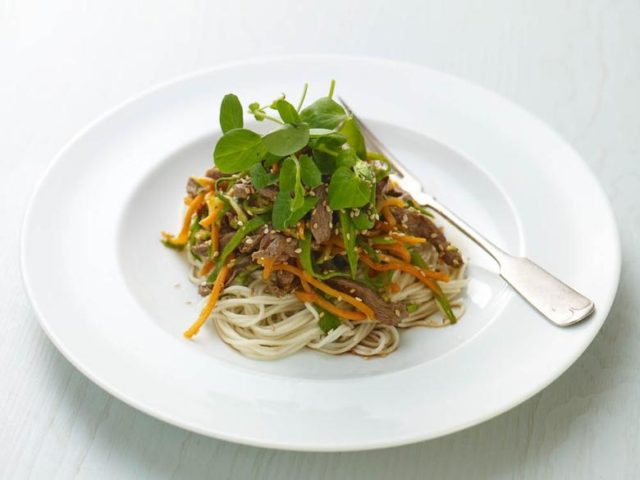 Salata-tajska_article